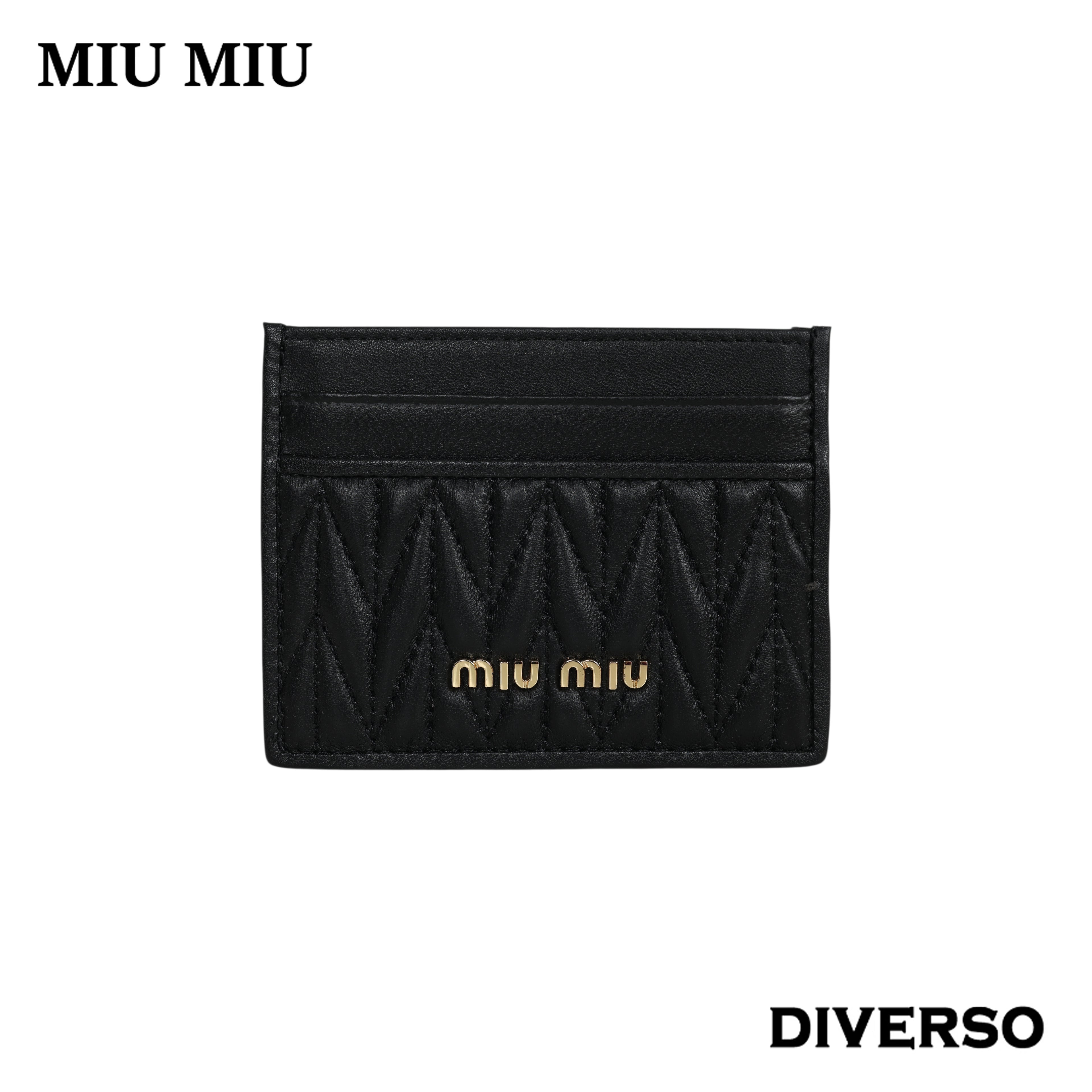 كارد هولدر نسائي MIU MIU