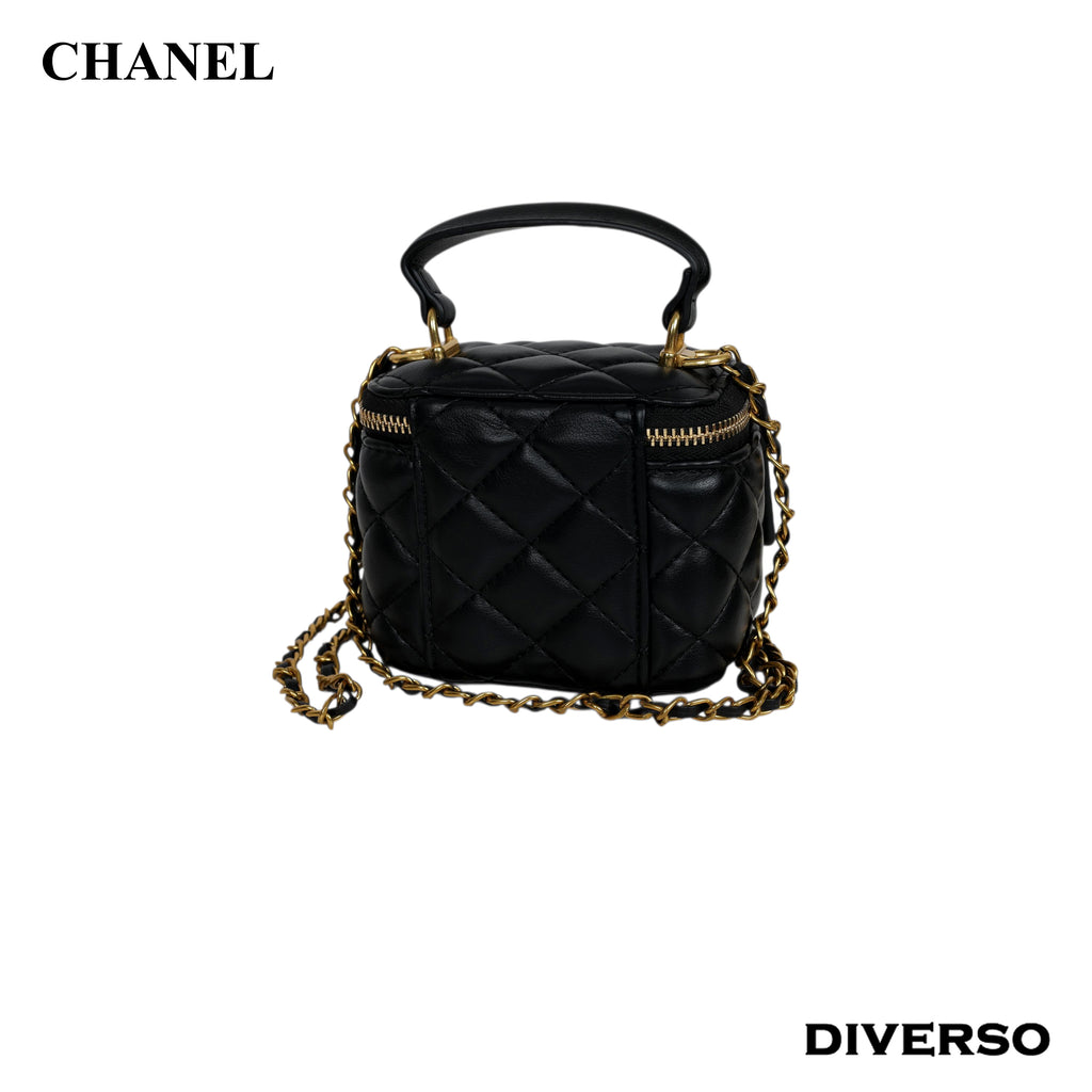 شنطة نسائي CHANEL