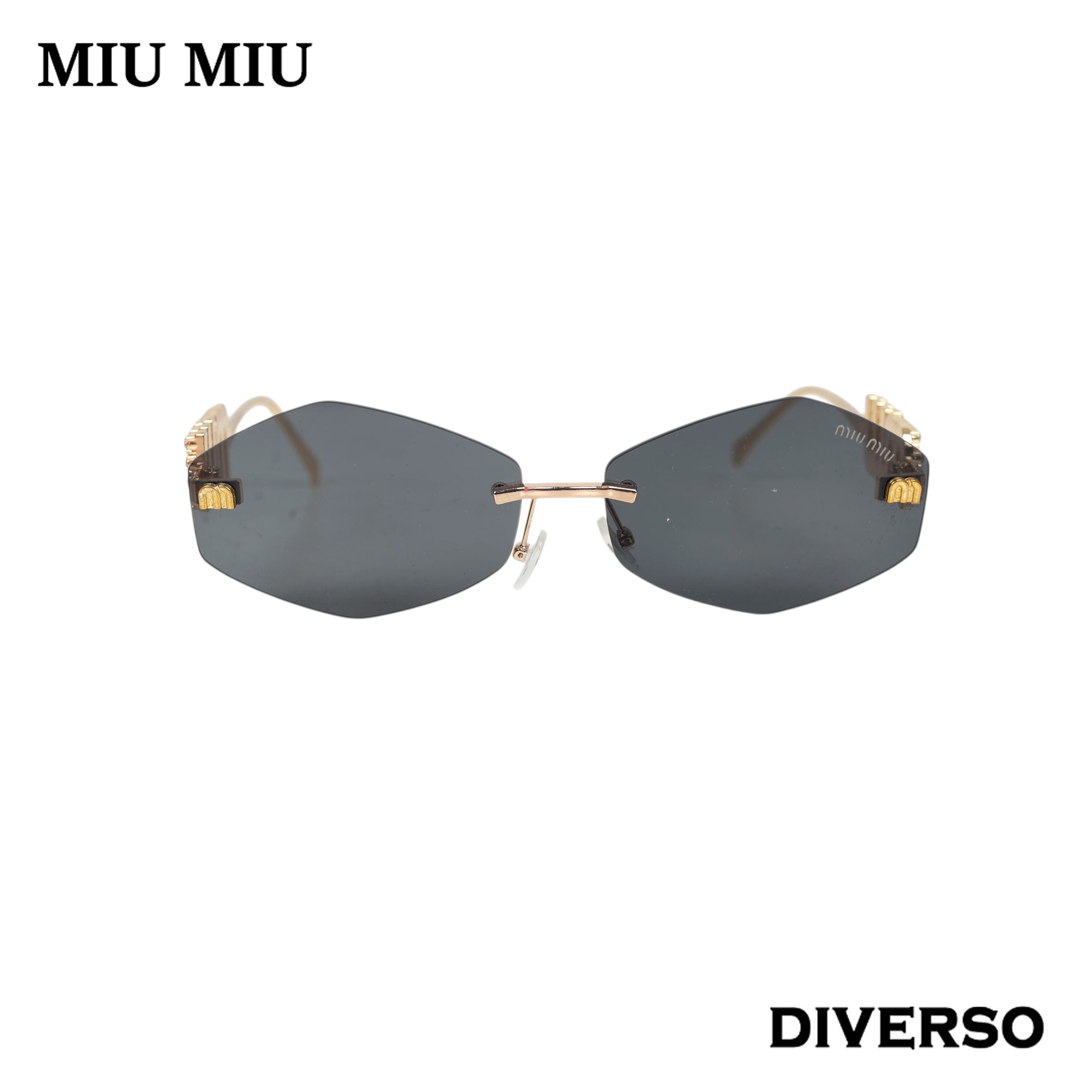 نظارة نسائي MIU MIU